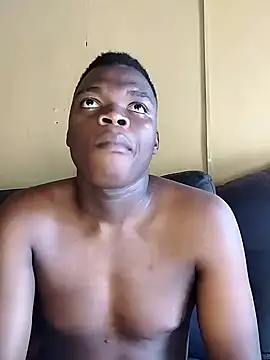 Snapshot of Ellonson chatting on 12/11/24, 09:19 Ellonson online show from 12/11/24, 09:19