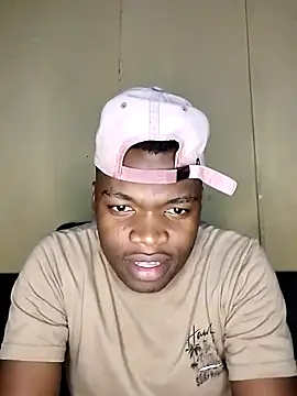 Snapshot of Ellonson chatting on 12/21/24, 06:12 Ellonson online show from 12/21/24, 06:12