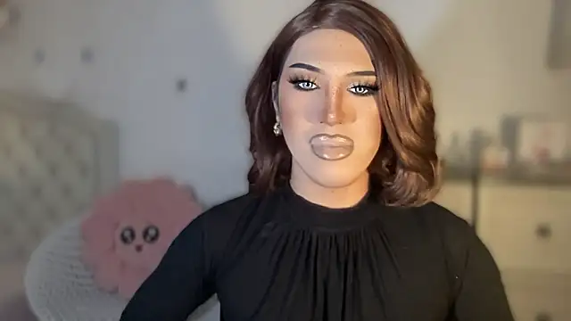 Snapshot of Ts_glamxxxx chatting on 10/17/25, 12:36 Ts glamxxxx online show from 10/17/25, 12:36