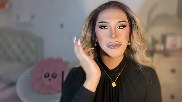 Snapshot of Ts_glamxxxx chatting on 10/29/25, 12:13 Ts glamxxxx online show from 10/29/25, 12:13