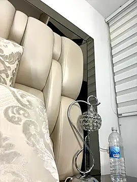 ALISSON FOXXX1 online show from 10/24/25, 08:49