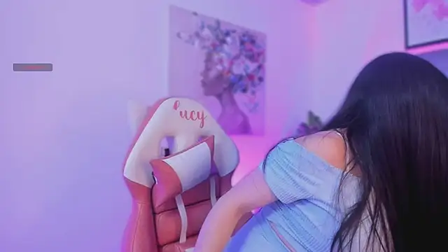 lucy neil online show from 10/19/25, 02:34