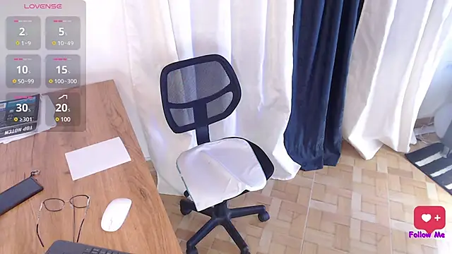 Snapshot of gracehill_ chatting on 01/15/25, 08:41 gracehill online show from 01/15/25, 08:41