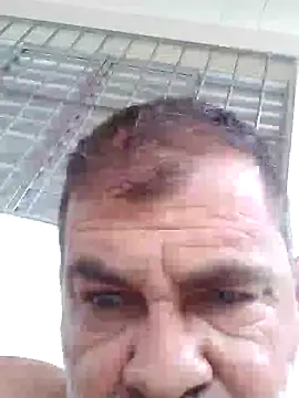 Snapshot of Peludo173317 chatting on 09/30/25, 06:24 Peludo173317 online show from 09/30/25, 06:24