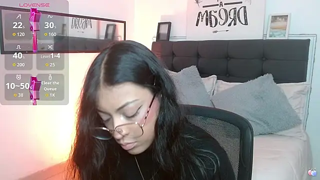 vaness weet online show from 10/11/25, 07:34