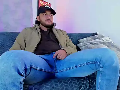 tuyo1995 online show from 11/11/25, 02:50