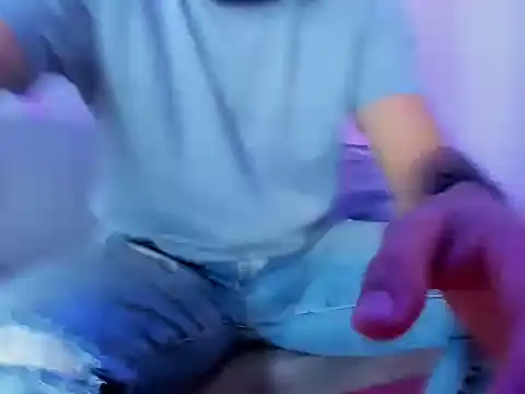 tuyo1995 online show from 11/19/25, 03:12