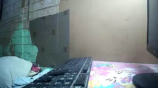 Snapshot of sweethotmom chatting on 01/31/25, 12:17 sweethotmom online show from 01/31/25, 12:17