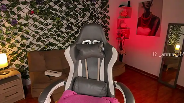 annie barozzi online show from 01/04/25, 04:32