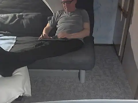 Snapshot of kiam471 chatting on 03/05/25, 10:32 kiam471 online show from 03/05/25, 10:32