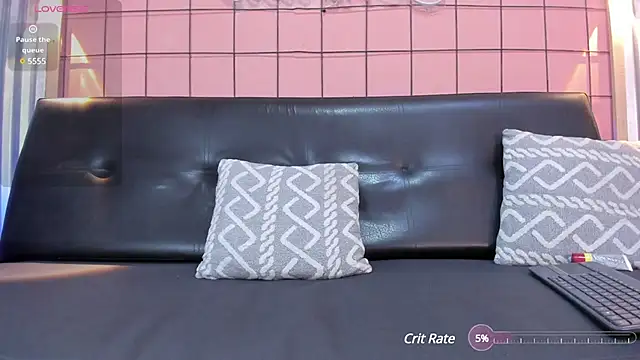 mensia hernandz online show from 02/26/25, 04:35