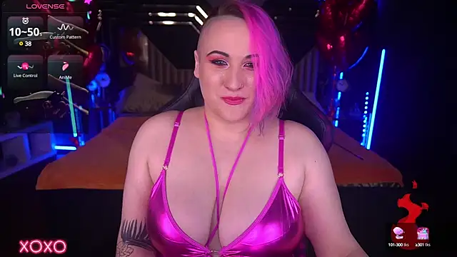 Snapshot of MiaVixenn chatting on 02/13/25, 10:11 MiaVixenn online show from 02/13/25, 10:11