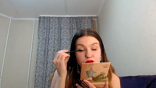 Snapshot of SecretWithJessie chatting on 12/18/24, 12:10 SecretWithJessie online show from 12/18/24, 12:10