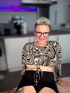 German Milf online show from 10/07/25, 01:30