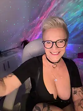 German Milf online show from 10/29/25, 02:19
