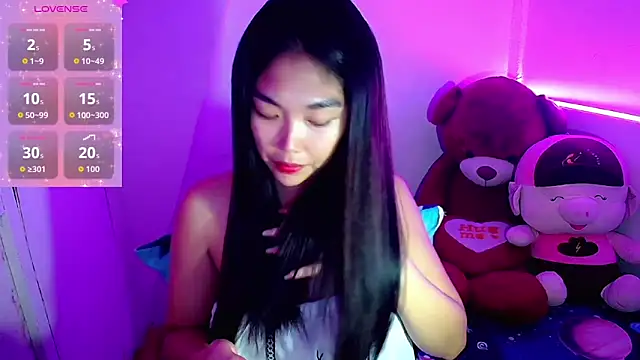 TR4NSCUTI3 online show from 10/16/25, 06:42