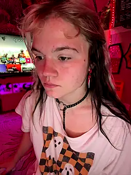 Snapshot of Cutiepiespanks chatting on 10/14/25, 11:33 Cutiepiespanks online show from 10/14/25, 11:33