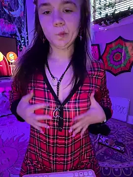 Snapshot of Cutiepiespanks chatting on 10/15/25, 02:06 Cutiepiespanks online show from 10/15/25, 02:06