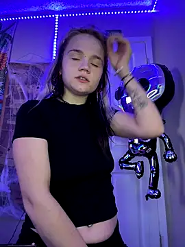 Snapshot of Cutiepiespanks chatting on 10/24/25, 04:03 Cutiepiespanks online show from 10/24/25, 04:03