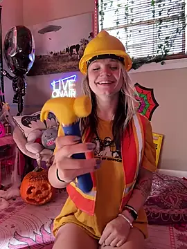 Snapshot of Cutiepiespanks chatting on 10/27/25, 08:35 Cutiepiespanks online show from 10/27/25, 08:35