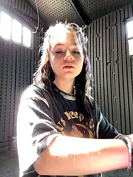 Snapshot of Cutiepiespanks chatting on 11/17/25, 07:08 Cutiepiespanks online show from 11/17/25, 07:08