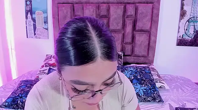 Snapshot of NaughtyAnaa chatting on 01/10/25, 02:46 NaughtyAnaa online show from 01/10/25, 02:46