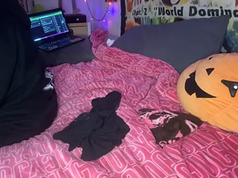 N1NT3NDH03 online show from 10/30/25, 03:52