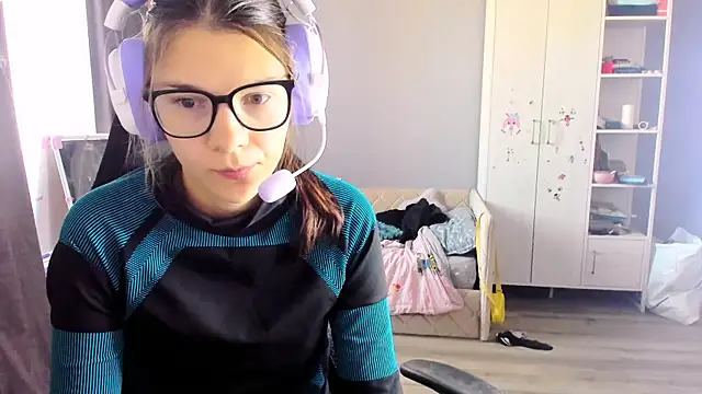 MollyLollipop online show from 10/16/25, 04:46