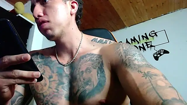 Snapshot of Adam_Hudsond chatting on 12/03/24, 12:49 Adam Hudsond online show from 12/03/24, 12:49