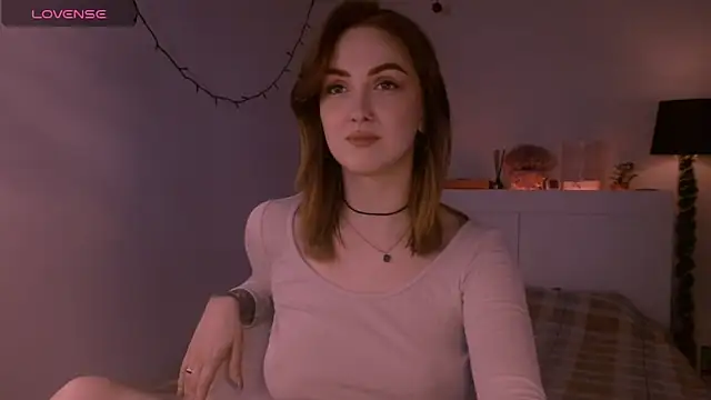 LilyFarey online show from 11/16/25, 06:57