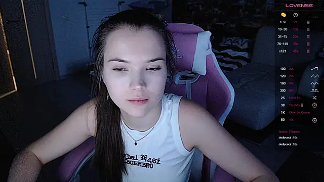 Snapshot of Eva_Davie chatting on 02/25/25, 03:49 Eva Davie online show from 02/25/25, 03:49