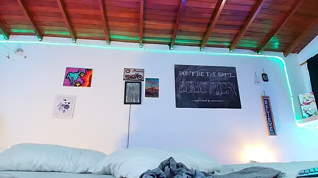 RyanCarter  online show from 02/08/25, 05:39