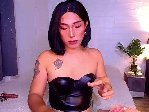 MissMagdalena online show from 11/25/25, 05:24