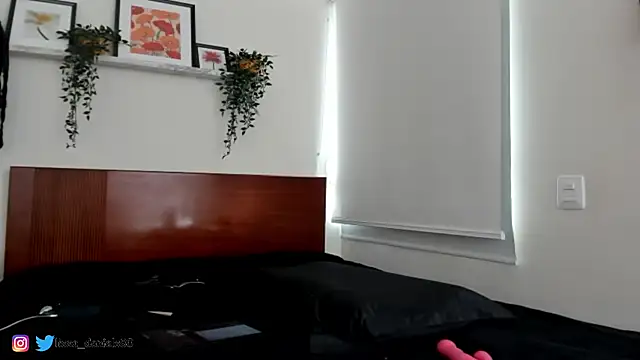 Snapshot of Lissa112 chatting on 10/21/25, 03:35 Lissa112 online show from 10/21/25, 03:35