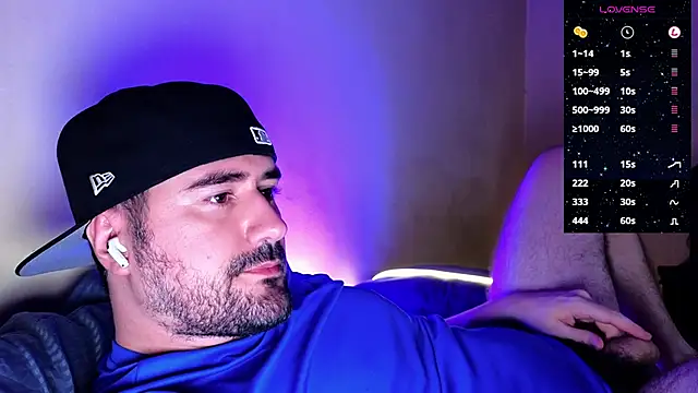 Snapshot of DominantTheo chatting on 01/06/25, 03:09 DominantTheo online show from 01/06/25, 03:09