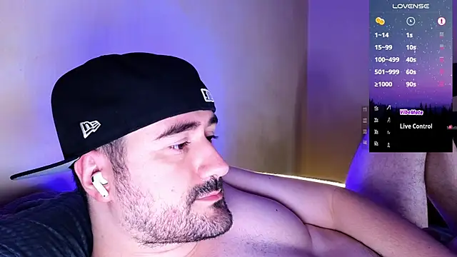 Snapshot of DominantTheo chatting on 01/29/25, 06:12 DominantTheo online show from 01/29/25, 06:12