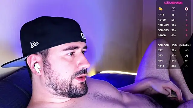 Snapshot of DominantTheo chatting on 03/05/25, 05:40 DominantTheo online show from 03/05/25, 05:40