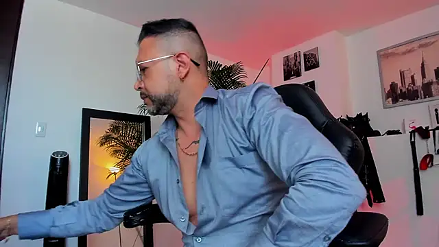 MrFrank tattoo online show from 12/18/24, 03:22