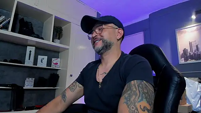 MrFrank tattoo online show from 09/11/25, 01:06