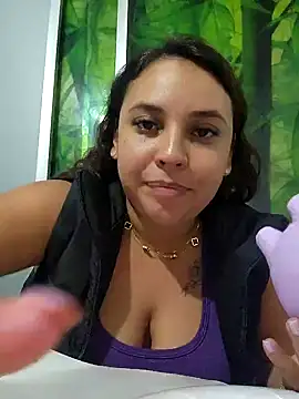 Snapshot of LizzRouse chatting on 10/08/25, 09:45 LizzRouse online show from 10/08/25, 09:45