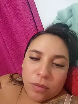 Snapshot of LizzRouse chatting on 10/19/25, 12:55 LizzRouse online show from 10/19/25, 12:55