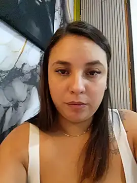 Snapshot of LizzRouse chatting on 10/30/25, 09:37 LizzRouse online show from 10/30/25, 09:37