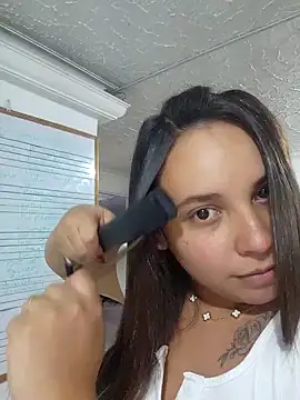 Snapshot of LizzRouse chatting on 11/05/25, 07:36 LizzRouse online show from 11/05/25, 07:36