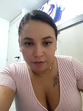 Snapshot of LizzRouse chatting on 11/09/25, 12:42 LizzRouse online show from 11/09/25, 12:42