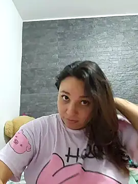 Snapshot of LizzRouse chatting on 11/14/25, 12:15 LizzRouse online show from 11/14/25, 12:15