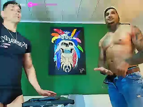 Snapshot of GendersonFit chatting on 11/05/25, 09:48 GendersonFit online show from 11/05/25, 09:48