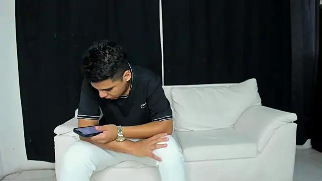 Snapshot of self_love46 chatting on 10/21/25, 08:53 self love46 online show from 10/21/25, 08:53