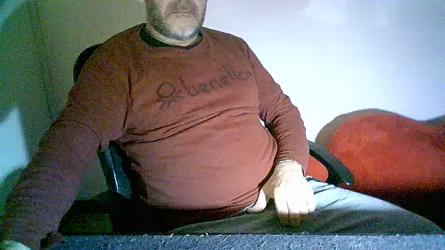 Snapshot of Greek_Passion chatting on 12/15/24, 10:50 Greek Passion online show from 12/15/24, 10:50