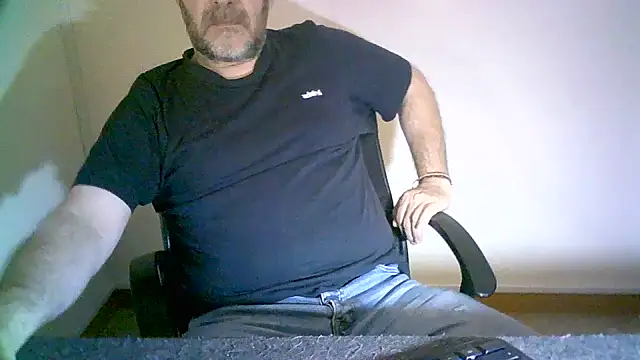 Snapshot of Greek_Passion chatting on 03/15/25, 10:24 Greek Passion online show from 03/15/25, 10:24
