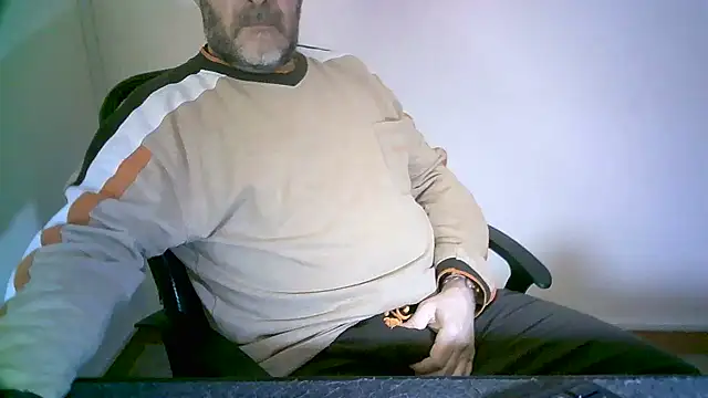 Snapshot of Greek_Passion chatting on 03/22/25, 12:25 Greek Passion online show from 03/22/25, 12:25